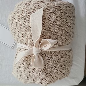 H&M Home throw blanket